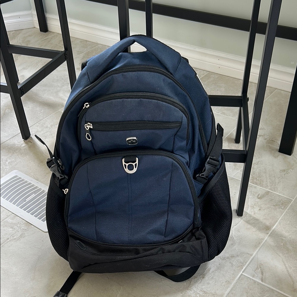 Men's SwissGear Black and Blue Backpack